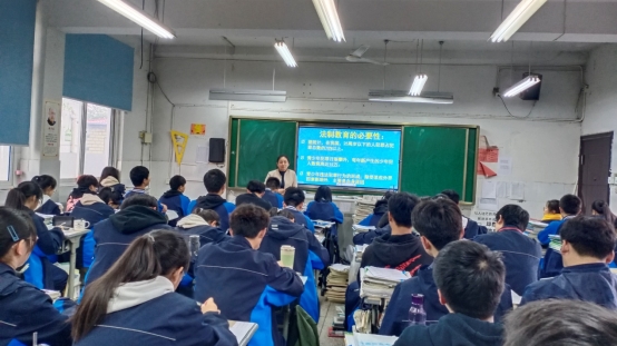 D:\周振华\德育处材料\2020-2021学年第二学期\照片\法制教育主题班会\IMG_20210412_151031.jpg